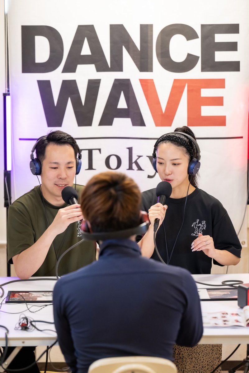 続
今までで一番印象的だった出来事は❓
川上先生「デビュー前に2019年5月5種目のステップも入っていない中、ブラックプールに連れて行って貰い、プロの人たちと一緒に練習させて貰いました。
相田先生には『ひよるな』と言われ黒幕の中で大泣きした事を覚えています。
そのお陰で鍛えられました。
続