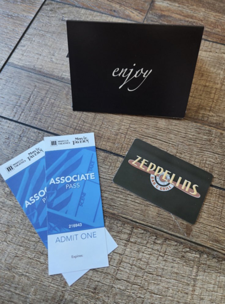 The final baskets have been added to the auction site! Visit and bid bid bid for a good cause! This new one is dinner ($60 zeppelins card) and 2 Marcus movie tix!

32auctions.com/JFKGolfOuting2…