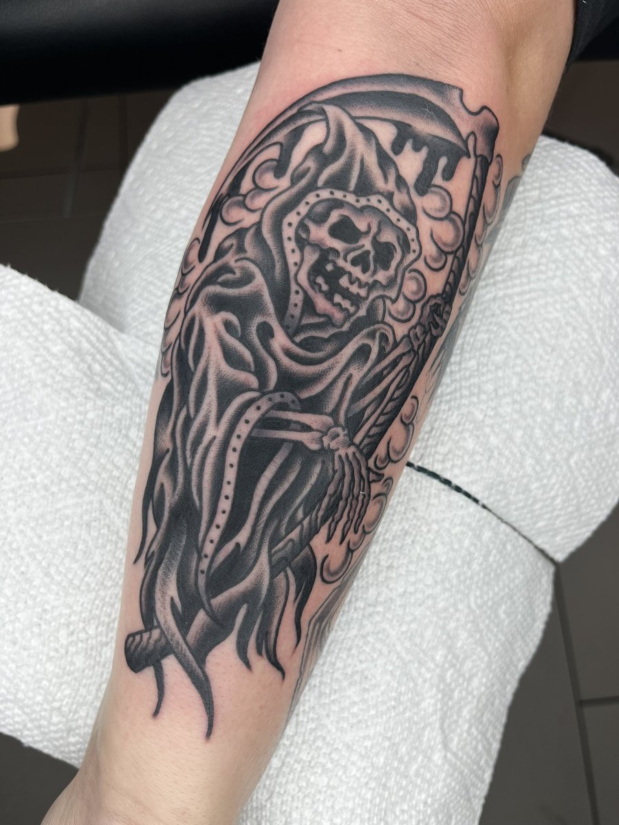 killyrdvrlngs's tweet photo. new tattoo to celebrate surviving the worst month at work ever https://t.co/QCwAHEL7Ed
