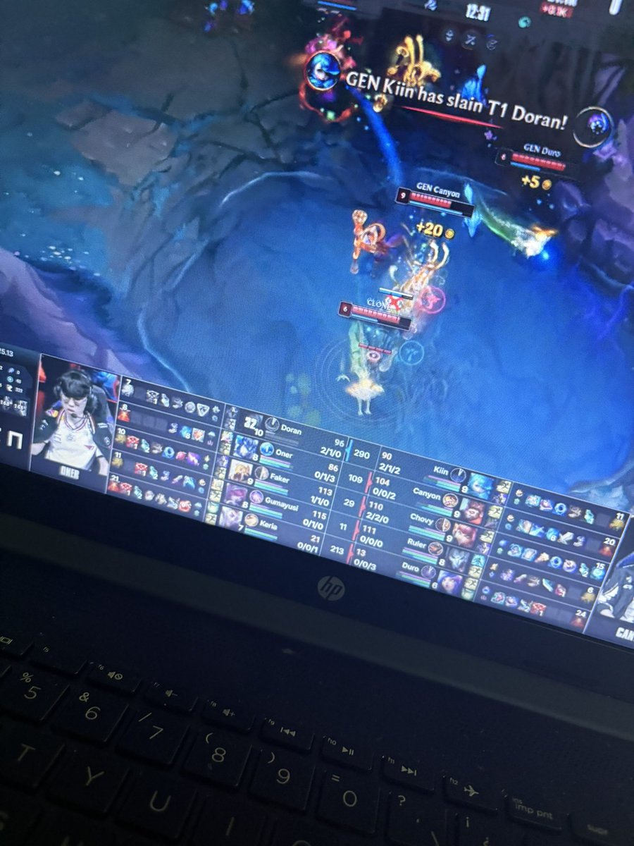 Viendo la serie escuchando castear a la dupla de <a href="/JJEXLoL/">Alberto 'JJ EX' Laveaga</a> y <a href="/_AlanQ/">AlanQ</a> 😸 que gane el mejor y saludos hasta Tangamandapio