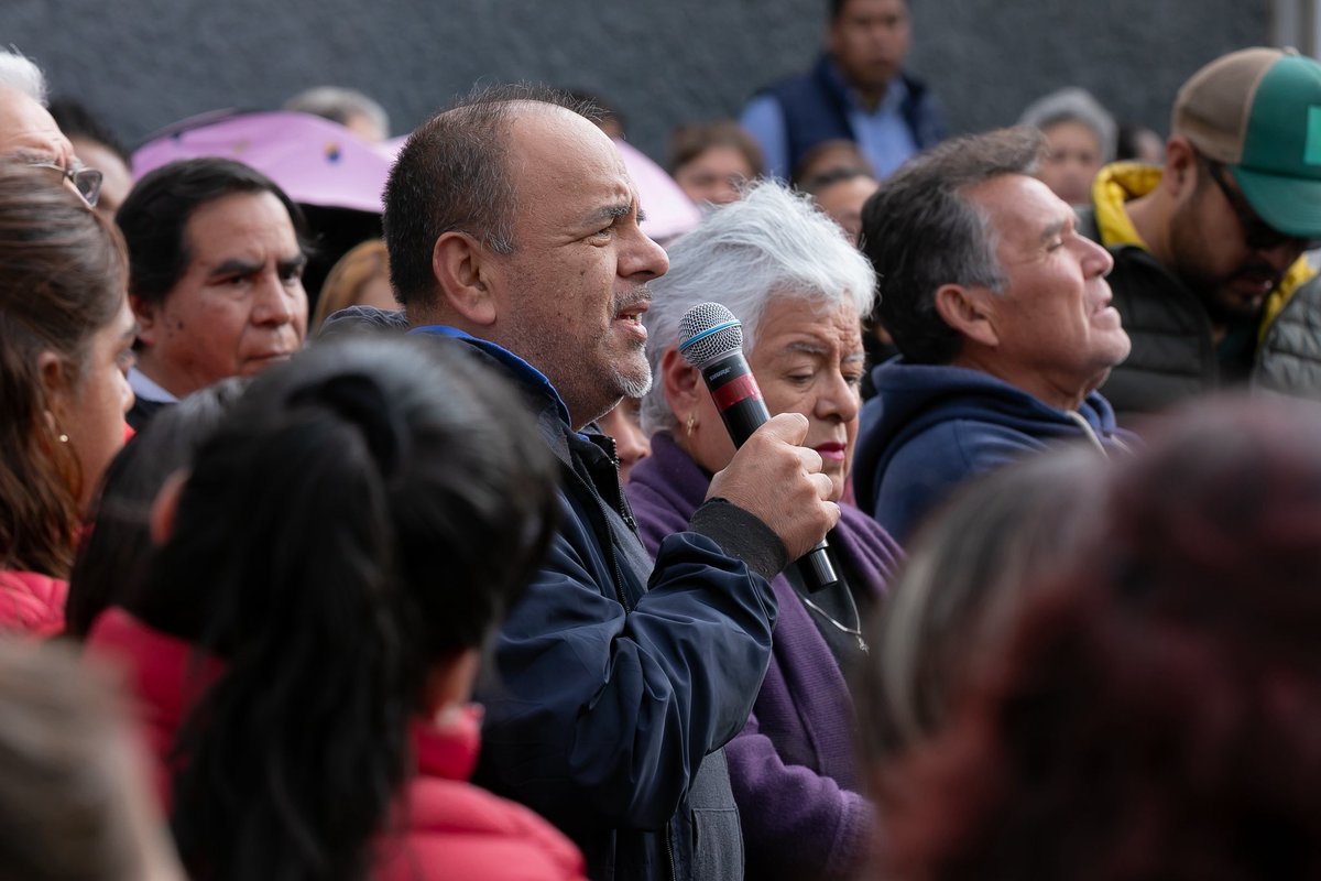 carlosorvananos's tweet photo. Mi prioridad es proteger a tu familia, para ello colaboramos junto a la SSC y el @GobCDMX en las Asambleas de Seguridad para escuchar, actuar y prevenir. Cuajimalpa merece vivir en paz.

#ACuajimalpaLaCuidamosTodos
#CuajimalpaSegura https://t.co/sn76lvdpoh