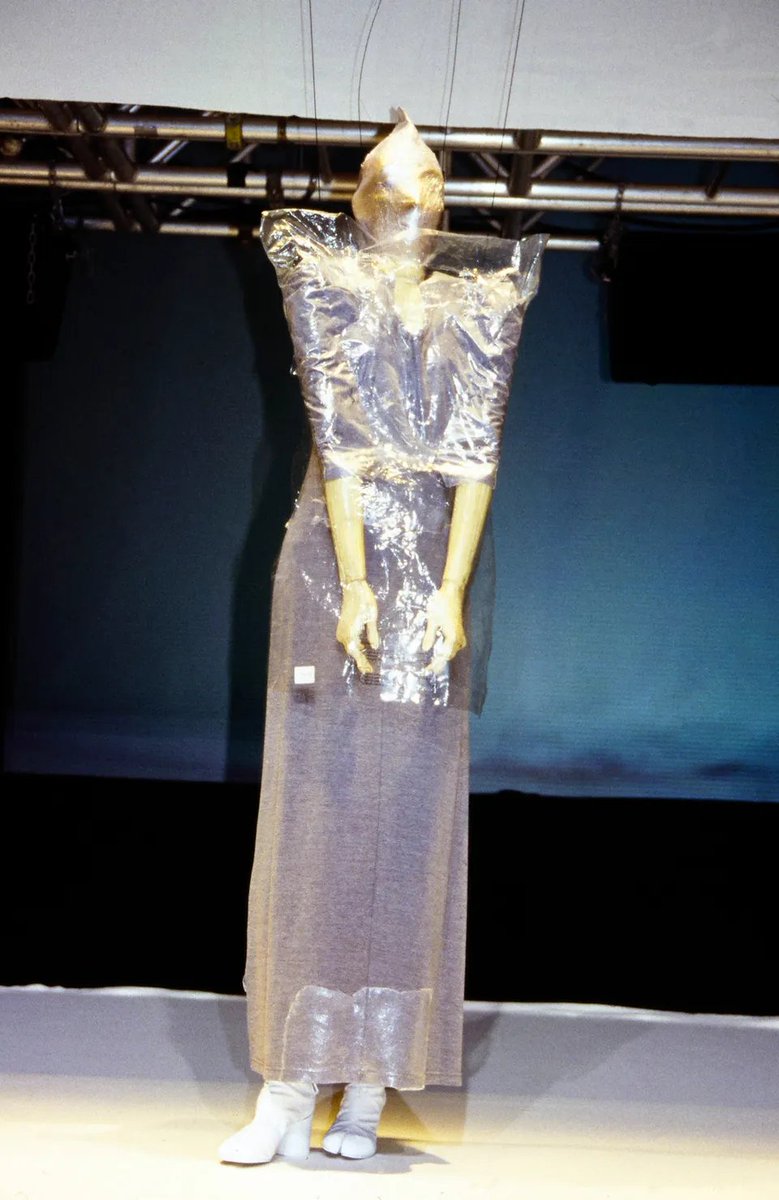 rianphin's tweet photo. margiela fw98 https://t.co/vpiM5nEdOI