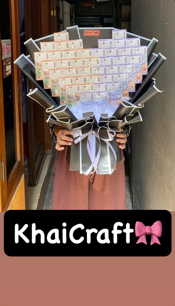 🎁 PROMO BUCKET SPESIAL 🎁
Mau kasih kejutan buat orang tersayang?
Di sini tempatnya!
✨ BUCKET CANTIK SESUAI REQUEST ✨
Isi bisa pilih sendiri:
💐 Bunga | 💸 Uang | 🧸 Boneka | 🍫 Snack | 🥤 Minuman | dan lainnya!
🌟 Bisa request tema &amp; warna
🌟 Cocok buat ulang tahun,