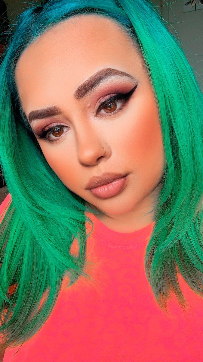 Qu33en_bean tweet media