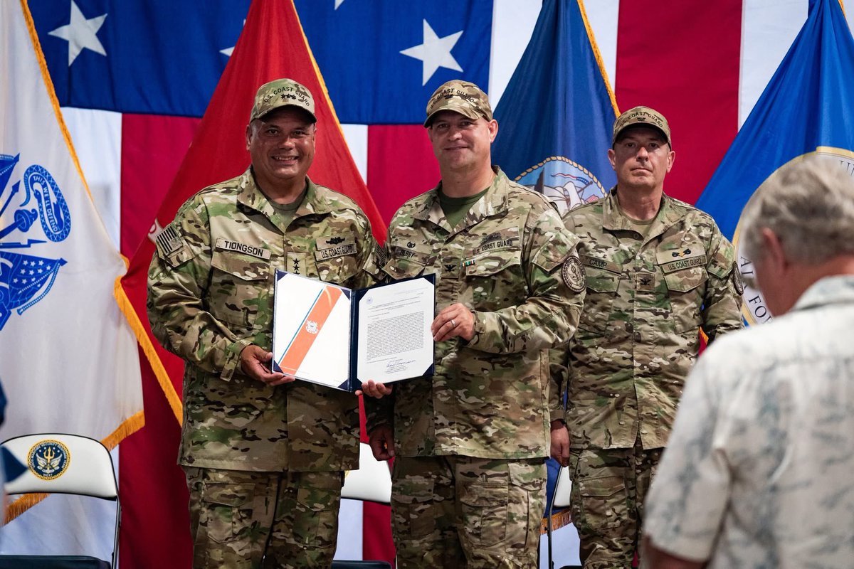 USCGPACAREA's tweet image. Today, we celebrated the change of command at MSRT West as Capt. James J. Camp takes over from Capt. Robert J. Berry. Under Berry&apos;s leadership, MSRT West achieved major milestones in global deployments, border security, and public safety. Excited for Camp to continue our mission!