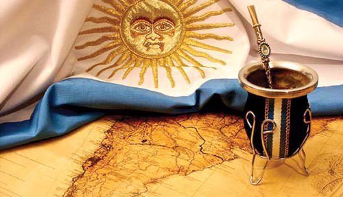 AleGalloOK's tweet photo. 9 de Julio 🇦🇷
En vista del presente creo que necesitamos una nueva INDEPENDENCIA y esta situación nos pone de cara con nuestro compromiso con la patria.
El presente nos interpela.
Cada paso que demos por poner a nuestra patria en un mejor lugar que el que vivimos hasta aquí, es en sí un mandato maravilloso si lo asumimos con la pasión de cuando éramos niños y soñábamos con ser como un padre de la patria en cada acto patrio en la escuela.
La educación y la familia son las bases y plataforma para el desarrollo integral de nuestra nación.
Los invito a todos a reflexionar sobre nuestro rol en el día a día de la patria.
El motor para hacer esa nueva Independencia no puede ser el odio sino el amor por los propios y la vocación de legar un mejor tiempo a los que hoy viven a nuestro lado y los que llegarán, pero también honrando a los que se fueron al cielo ya pero tenían nuestros mismos sueños.
Hoy la independencia no se resume a un territorio hoy la independencia es más una cuestión de intangibles pero tan importantes como la primera 
Luchemos por una patria libre de flagelos y de aquello que ofende las bases de su creación
Argentina merece y exige que trabajemos para construir una nación más libre que la que vieron nuestros abuelos y más pujante aún de la que esperamos para nuestros hijos y nietos.
No ayudemos a que nuestros hijos sean más esclavos que nuestros abuelos.
Todos podemos ser mañana el prócer que celebramos de ayer y eso depende de este instante depende de lo que cada argentino haga hoy.
Demos las batallas que tenemos que dar.

Feliz día de la Independencia Argentina 🇦🇷 
Feliz día Patria mía 💪🏻💙🤍💙

#9deJulio 
#IndependenciaArgentina