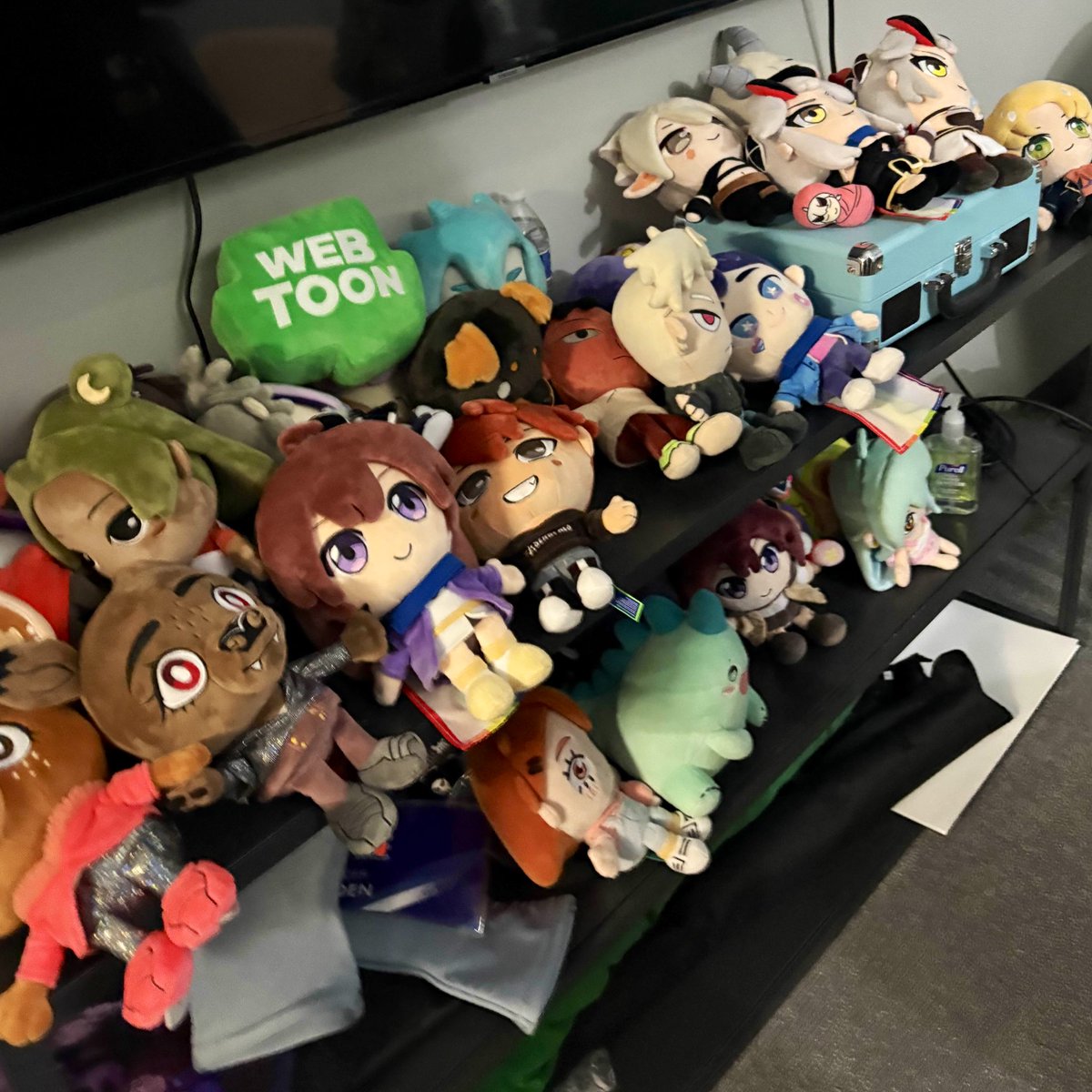 junepurrr's tweet image. Some pictures from the 2025 Webtoon Residency Program + me at Anime Expo!!! (I couldn’t resist the pretty girls) SubZero updates will resume this Sunday July 13th! &lt;3