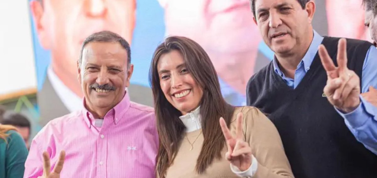 AdrianLaRioja's tweet photo. Bombazo Nacional:

Mañana el gobernador riojano @QuintelaRicardo estará presente en @SenadoArgentina 

Día histórico para los senadores @jfrejal y @Florelop ambos votarán a favor de los jubilados, universidades y discapacidad. 

UNA BUENA PARA LA GENTE https://t.co/QXa8HQwHTy