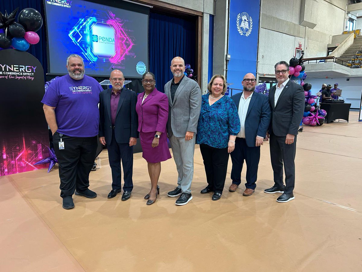 RobertoAlonsoFL's tweet photo. I had a fantastic day at Synergy today alongside our incredible interns! It was inspiring to see them partnering with school administrators and teachers as they supported preparations and helped set the stage for an exciting new academic year. https://t.co/s0YTEbTs9K