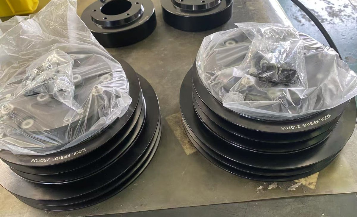 Bus Magnetic Clutch for Valeo TM65 compressors. JJQY Bus AC Magnetic Clutches Manufacturing since 2002. Sean/+86 18770921185 / sean@qiyuanautoparts.com   qiyuanautoparts.com