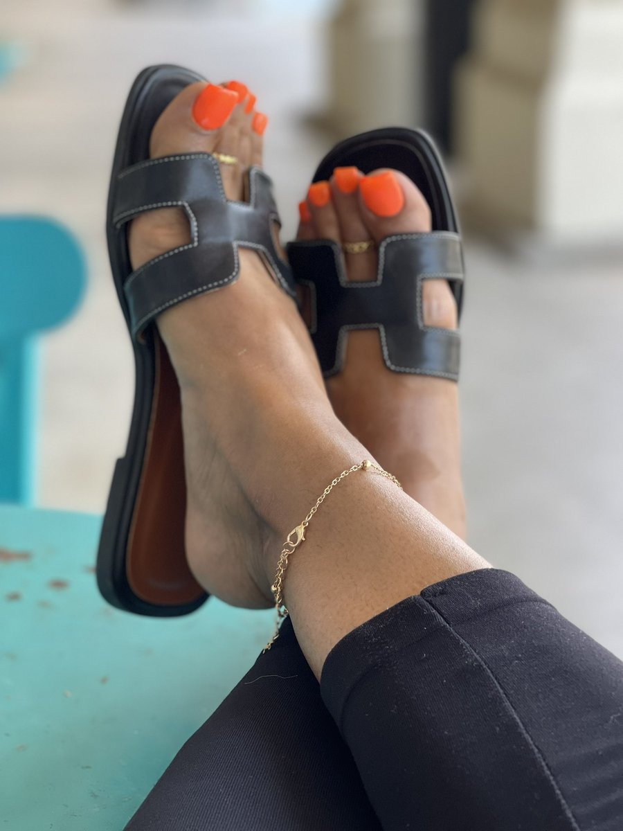 Lay beneath my feet as I dangle my sexy sandals in your face 🩴