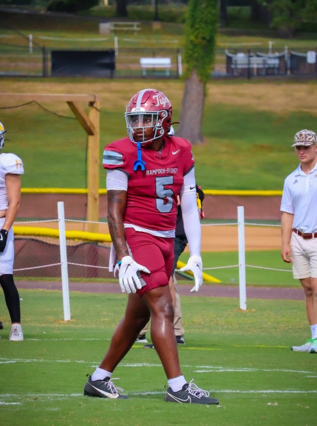 #AGTG Blessed to receive my second offer from Hampden-Sydney college !
<a href="/HSC__FOOTBALL/">H-SC Football</a> <a href="/Coach_Luvara/">Vince Luvara</a> <a href="/coachtaylor__/">Joshua Taylor⚡️</a> <a href="/4thehill/">Spring Hill Raiders Football</a> <a href="/Georgia_swagg_2/">Malique Fleming</a> <a href="/ryanwhiteraw/">Ryan White 💫</a> <a href="/rawper4rmance/">RAW Performance Org.</a>
