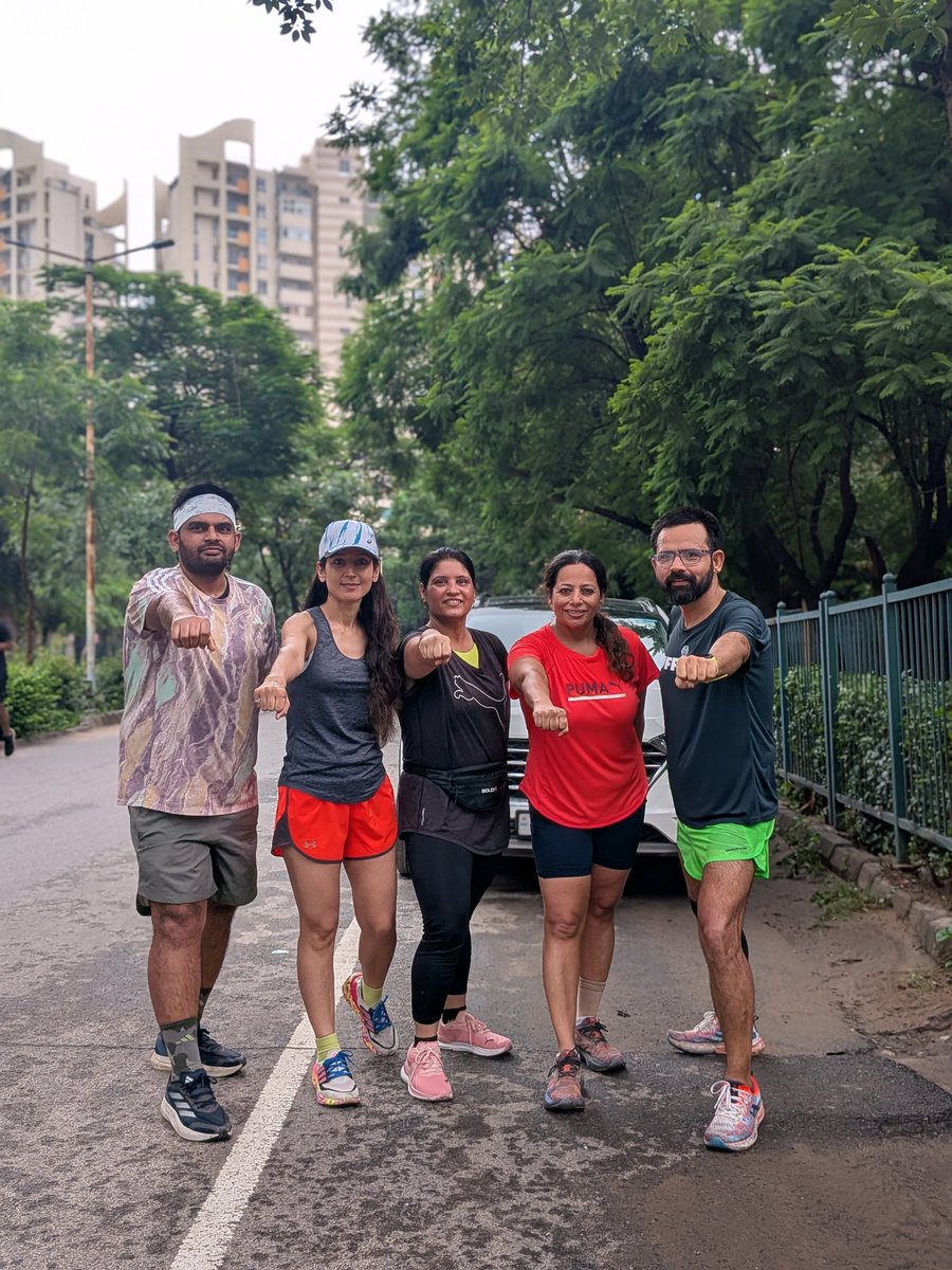 It rained overnight, it rained after 07:00 am but not at the time when we were out for running.

Maybe Indra devta don't want us to enjoy the perks of running in rain. 

#running #runner #RoadToLeh