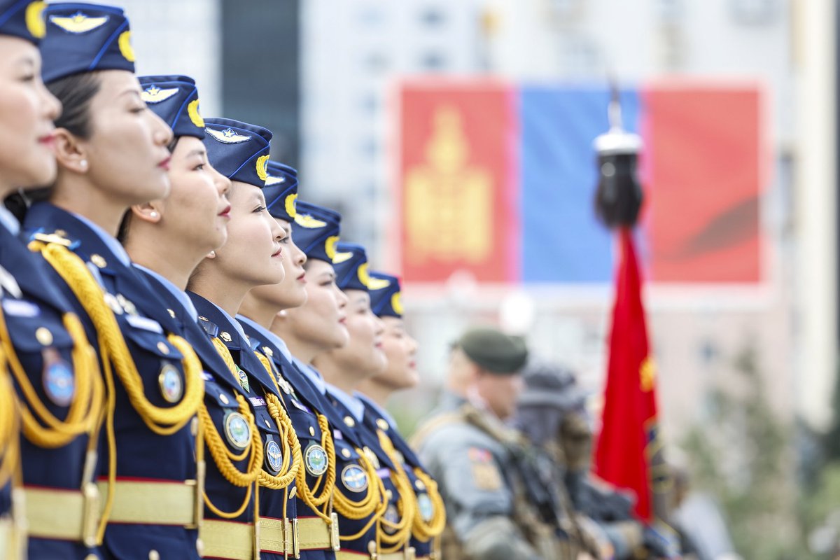 🇲🇳🇲🇳🇲🇳 Монгол төрийн сүр хүч, эрх чөлөө, тусгаар тогтнолын бэлгэдэл болсон ‘’Төрийн далбааны өдөр’’-ийн мэндийг Та бүхэндээ өргөн дэвшүүлье.

👏 Монгол төрийн минь далбаа үүрд мөнх мандан бадарч, Монгол хүний минь хийморь үргэлж өөдөө байхын ерөөл өргөе.