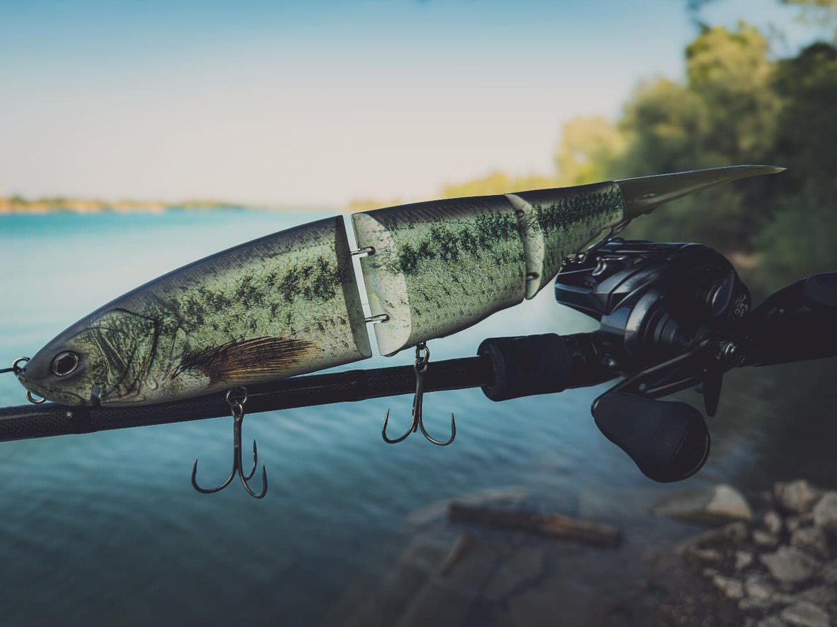 (swimbait setup) 🇮🇹 
• LDC Standard Issue XXH
• Daiwa Tatula 300
(mivankovic)
#theldcworkshop #lowdowncustomrods