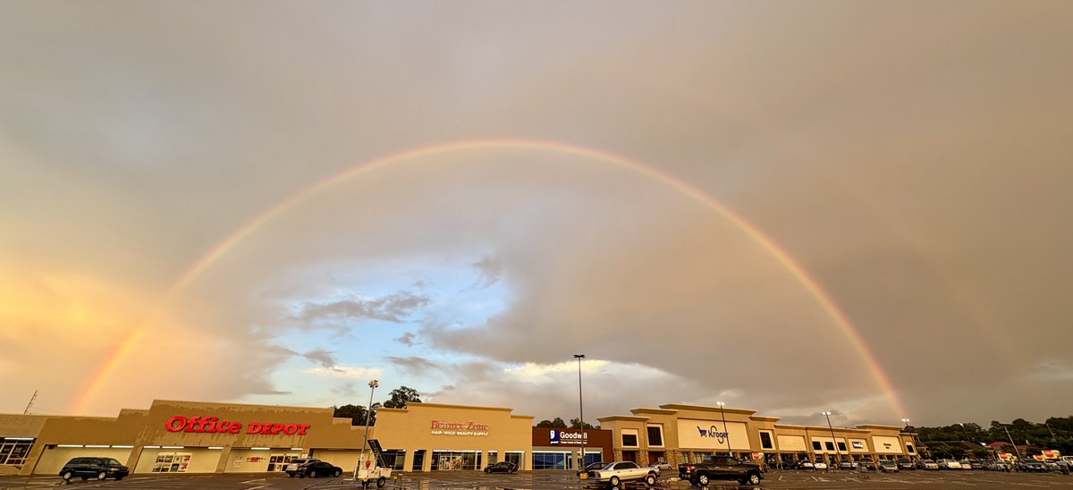 wx2day's tweet photo. Double #rainbow in Jackson. #mswx @NWSJacksonMS https://t.co/ItuZRsE70s