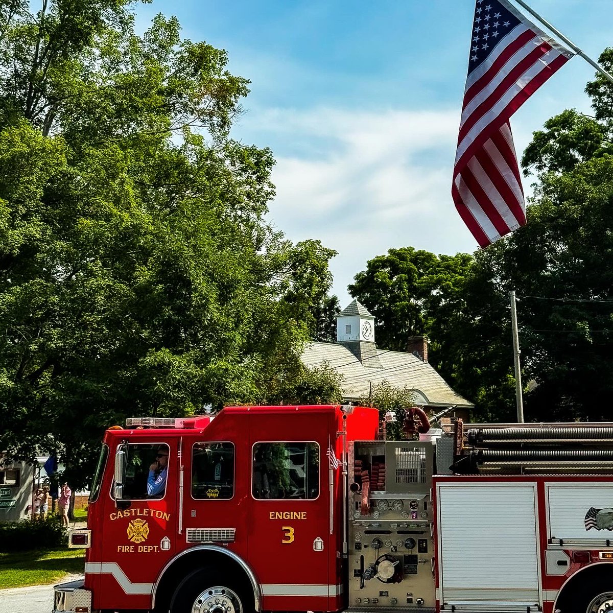 zacharyjharvey's tweet image. Looking back on a great 4th of July weekend in Castleton 🇺🇸 I was honored to walk in our town’s parade to celebrate our country and community with so many familiar faces. Hope everyone had a great holiday!