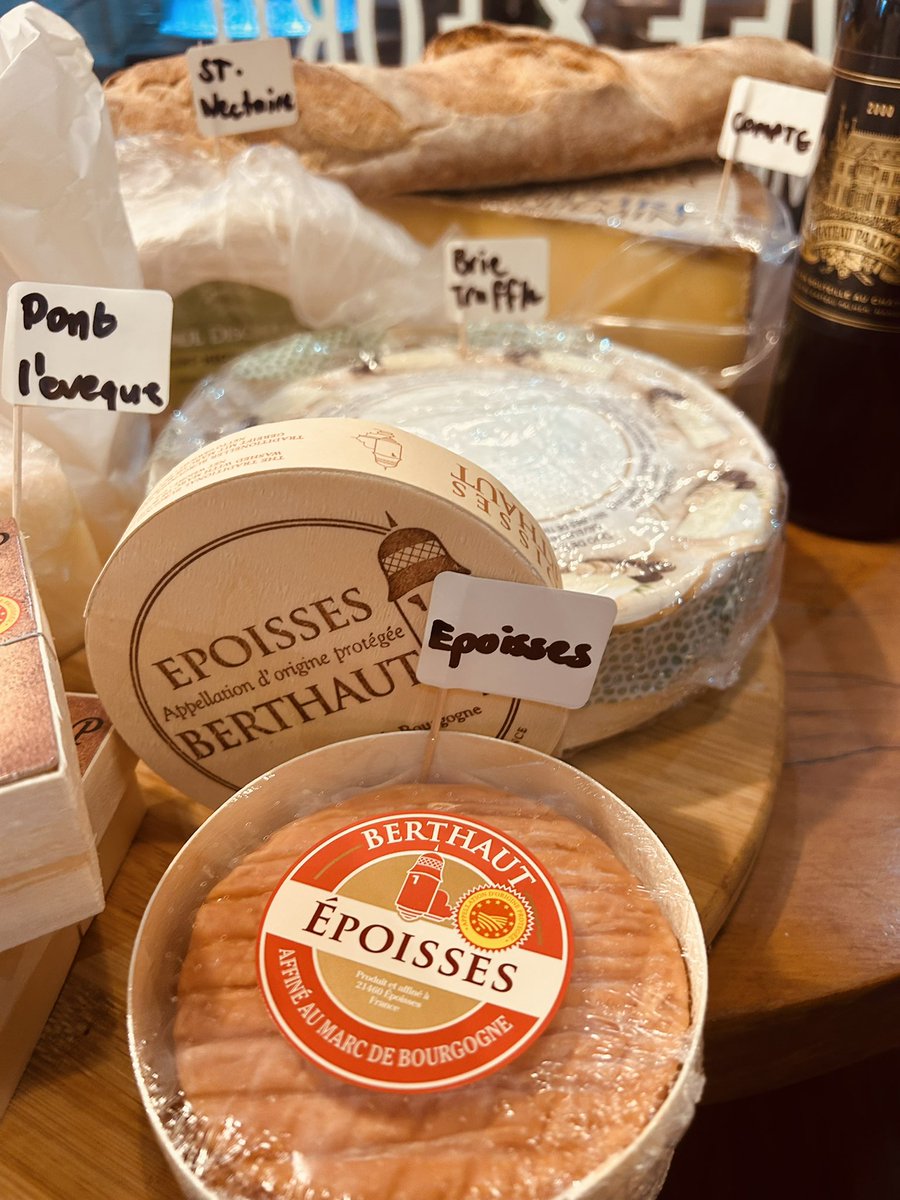 Vee and Forti Wine Bar tweet media