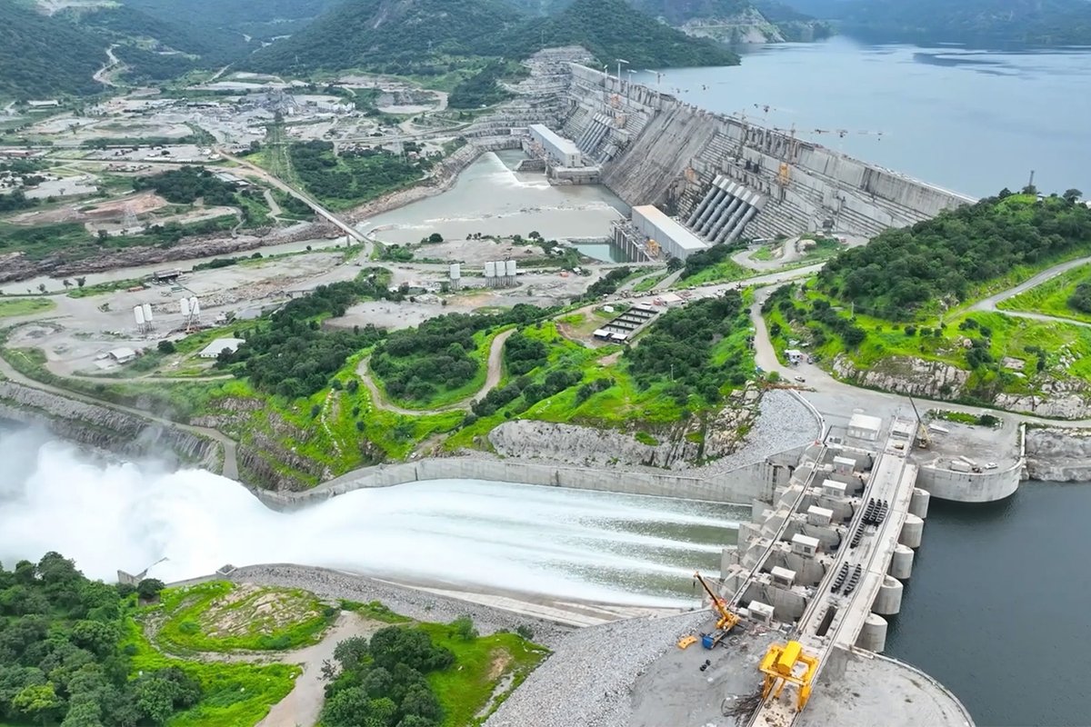 TirusewAsefa's tweet image. Here is a highlight by the American Society of Civil Engineers Magazine: #Water Wonder!
"Giant Ethiopian dam promises greater flood control and water management"
via Prof. Assefa and Dr. Alem.
What #GERD means, history, specs and the #Blue #Nile river basin👇…