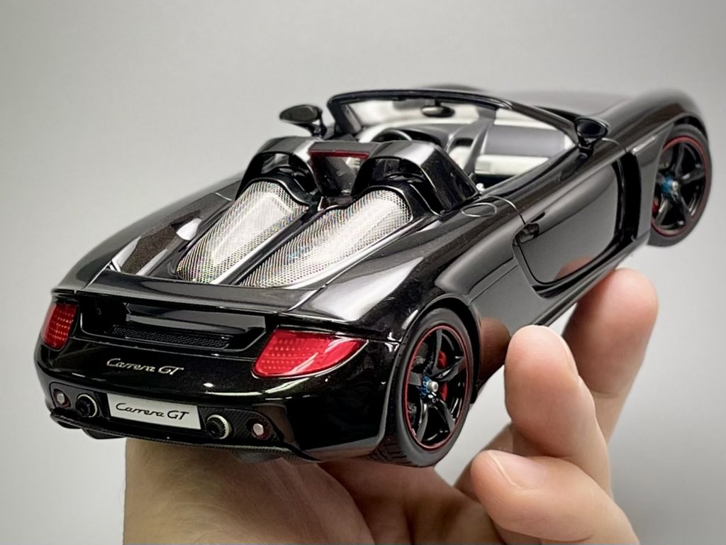 #くろーいプラモ上げまへんか