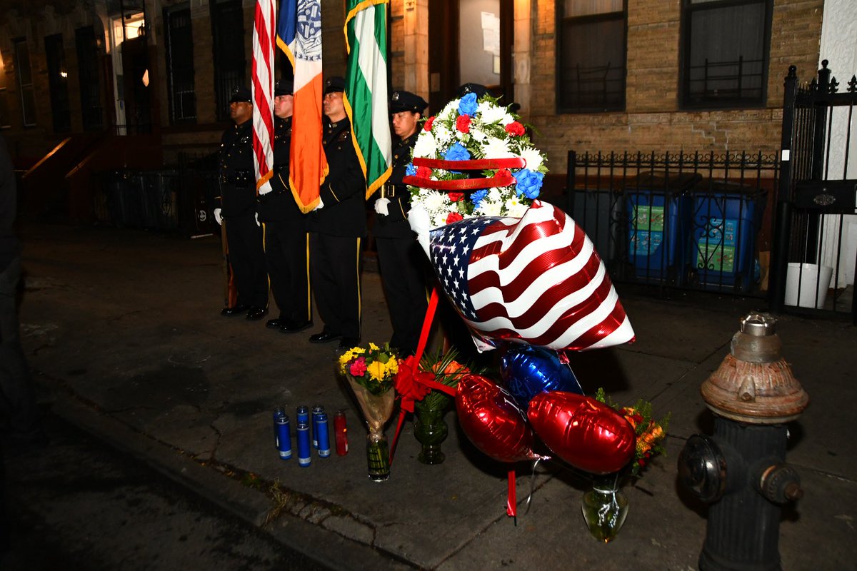 NYCPDDEA's tweet image. Eighteen years ago at the corner of Lefferts and Rogers Avenues in Brooklyn, our hero — Detective Russel Timoshenko — was shot in the line of duty. Russel lost his courageous battle for life five days later. DEA Board Officers were honored to join his loved ones at that fateful…