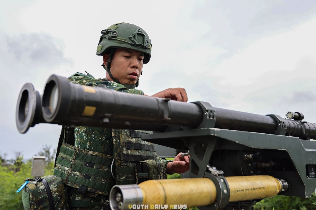 YDN_NEWS's tweet image. 🇹🇼The #HanKuang41 exercise began yesterday. The #ROCArmedForces are fully prepared to respond and commit to handling sudden situations during the exercise❗️
🇹🇼國軍「漢光41號演習」實兵演練昨日正式展開，各作戰區戰備部隊依令前往戰術位置，並針對突發狀況處置，驗證臨戰應變能力❗️