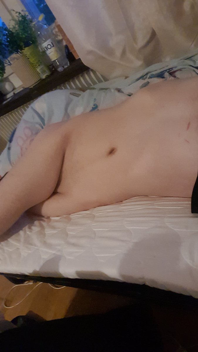 TgirlZod's tweet photo. need my tummy kissed by a cute twink rn

#femboy #twnk https://t.co/p2jonh2vuY