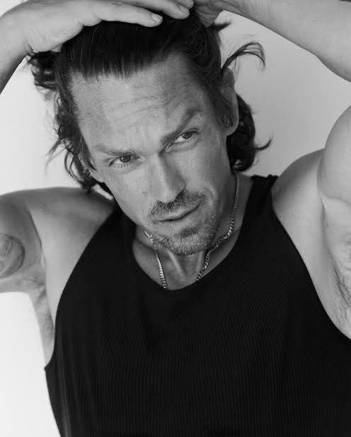 PMaratonando's tweet image. Steve Howey foi escalado para interpretar Phil Graham na adaptação em série da Amazon de 'THE DEAL', de Elle Kennedy.

•facebook.com/share/p/16euh7…

#TheDeal #SteveHowey