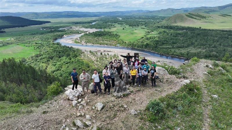 UN_EastAsia's tweet photo. 🕊️ Youth for Cranes: Young crane researchers from North-East Asia completed a 3-day workshop at Khurkh Khuiten Nature Reserve, Mongolia, with a joyful “human crane” photo!
🔗 https://t.co/2FJ3okmnE9 https://t.co/9XoPyk2B0S