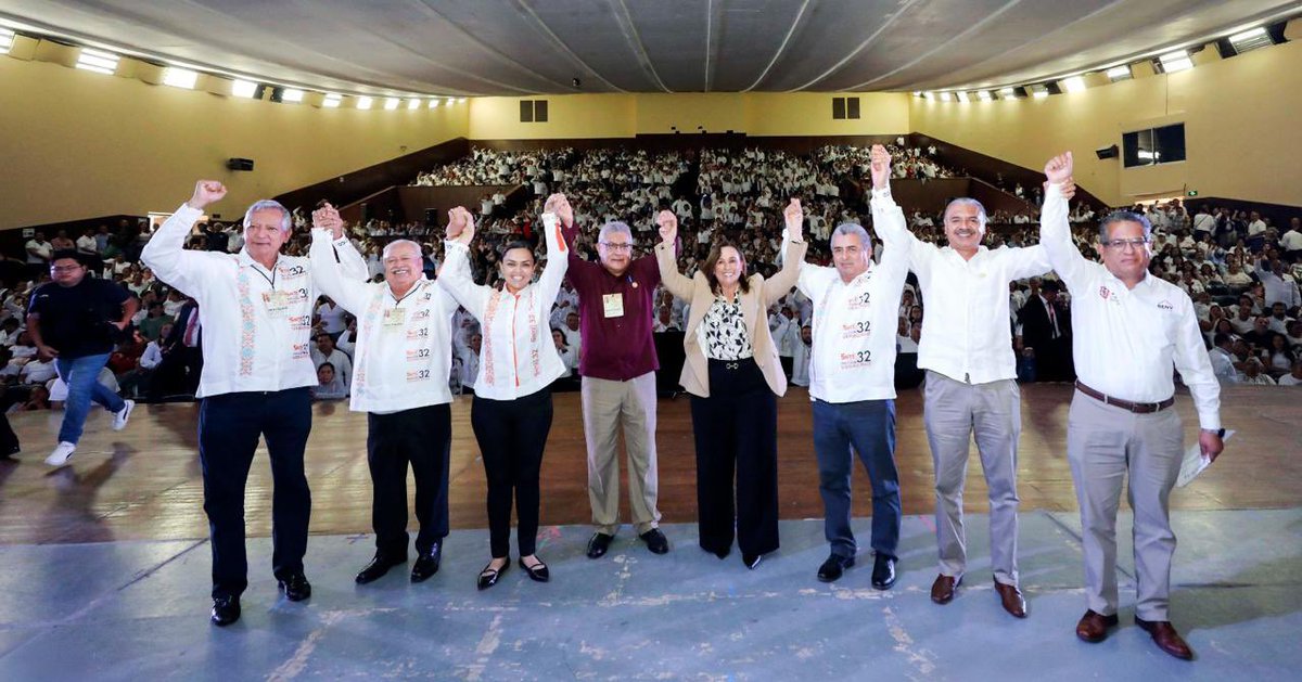 SNTE Nacional (@sntenacional) on Twitter photo El #SNTE no claudicará en su lucha por mejores pensiones para quienes se jubilen, afirmó el Srio. Gral., Mtro. Alfonso Cepeda, durante el homenaje al Prof. Juan Nicolás Callejas Arroyo, quien fue líder de <a href="/snteseccion32/">SNTE SECCIÓN 32</a> en #Veracruz. Al evento asistió la gobernadora <a href="/rocionahle/">Rocío Nahle</a>. El #SNTE no claudicará en su lucha por mejores pensiones para quienes se jubilen, afirmó el Srio. Gral., Mtro. Alfonso Cepeda, durante el homenaje al Prof. Juan Nicolás Callejas Arroyo, quien fue líder de <a href="/snteseccion32/">SNTE SECCIÓN 32</a> en #Veracruz. Al evento asistió la gobernadora <a href="/rocionahle/">Rocío Nahle</a>.
