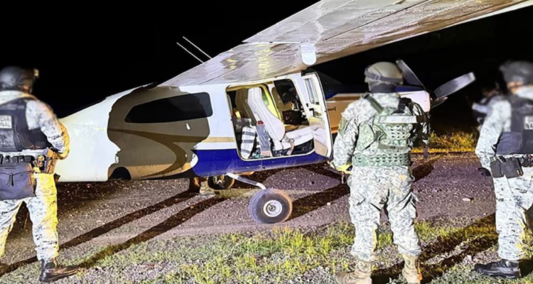 #LoÚltimo | Bukele desmiente a México y exige disculpa: “La avioneta interceptada nunca pasó por El Salvador”
elmetropolitanodigital.com/2025/07/bukele…