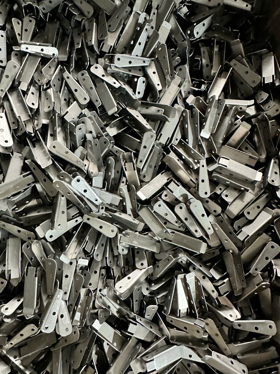 VinasecoLtd's tweet photo. At Vinaseco, we proudly produce 100+ latch types – specializing in box and toggle latches.
Quality from precision machining, selected materials &amp; skilled team.
👉 Factory-direct manufacturing tailored to your needs.
#Vinaseco #ToggleLatch #BoxLatch #LockHardware #MechanicalParts https://t.co/dVtvMVrLb8
