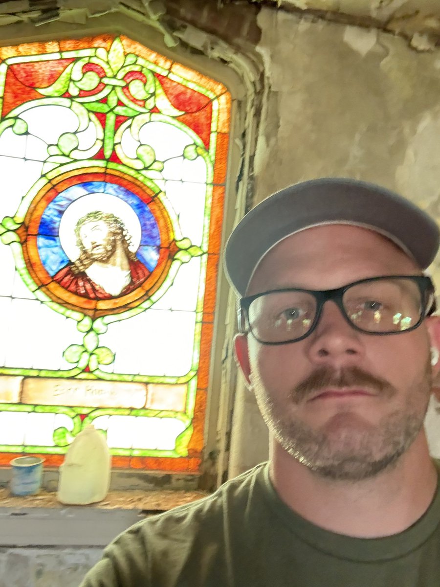 Team is buying an old abandoned rectory that’s long been a regular family home. I got to walk it to build a budget today 

The abandoned church next door was open. Even amongst the hordes of squatter trash, Jesus reigns