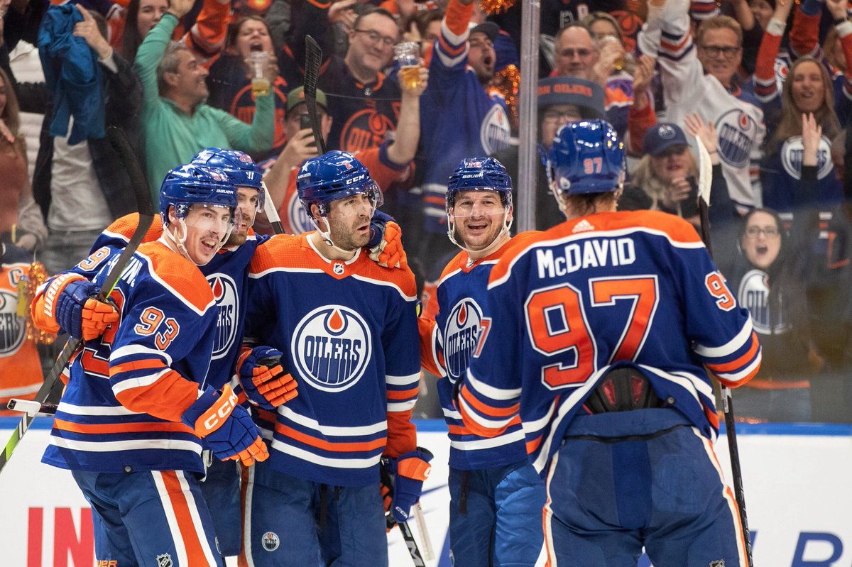AdnacOil's tweet image. Can we just fast forward to the Cup Finals