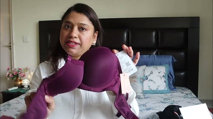 Nithyacd's tweet photo. What is your bra size and your mom's size . #moms #momsonfun #incesctmom #bra #strapon #sissy https://t.co/MAFSveKzab