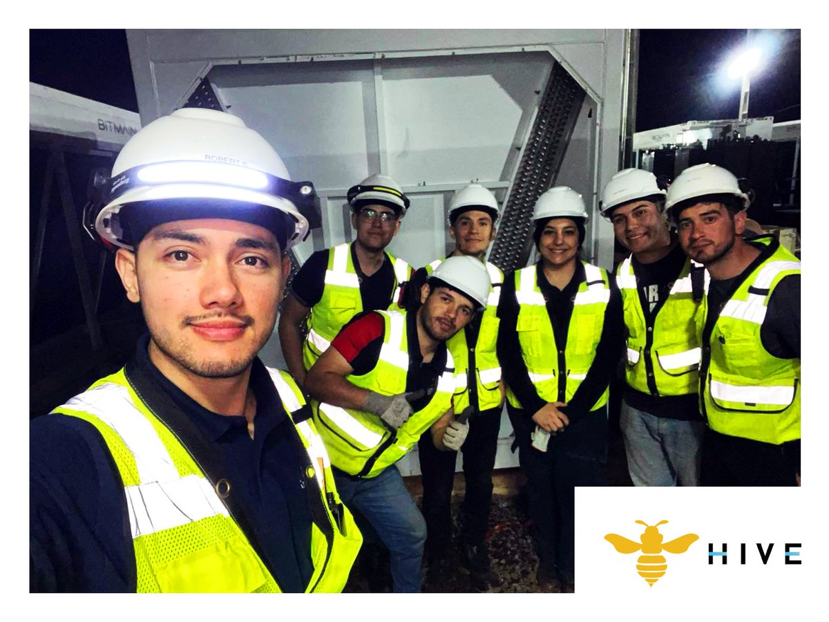 HIVEDigitalTech's tweet photo. Sleep? What’s that? 🚫💤

The late night crew just energized another hydro container at our Yguazú site in Paraguay.

Phase 2's 100 MW deployment rolling full steam, 24/7. 🚀 https://t.co/Cnnxn7I5sj