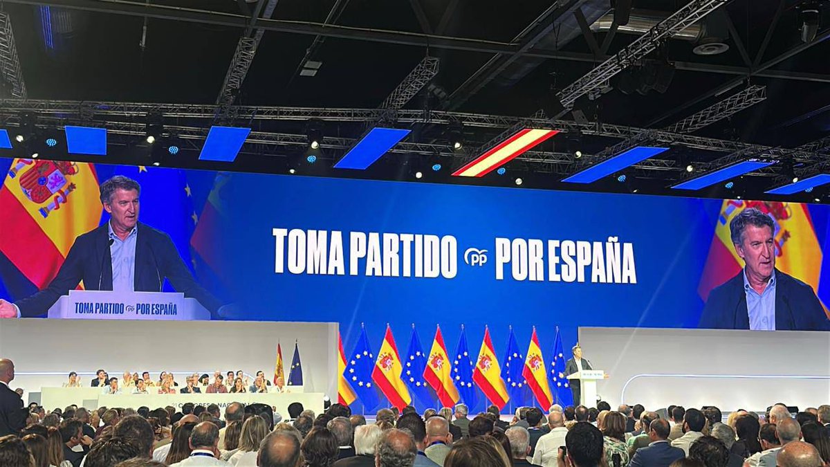 MarkoCortes's tweet photo. ¡Enhorabuena, @NunezFeijoo por tu reelección como presidente del @ppopular!

Los trabajos del XXI Congreso Nacional demostraron tu gran liderazgo al frente del partido.

Mucho éxito en estos momentos en los que el reto es demostrar que son una alternativa fuerte y clara para gobernar España.