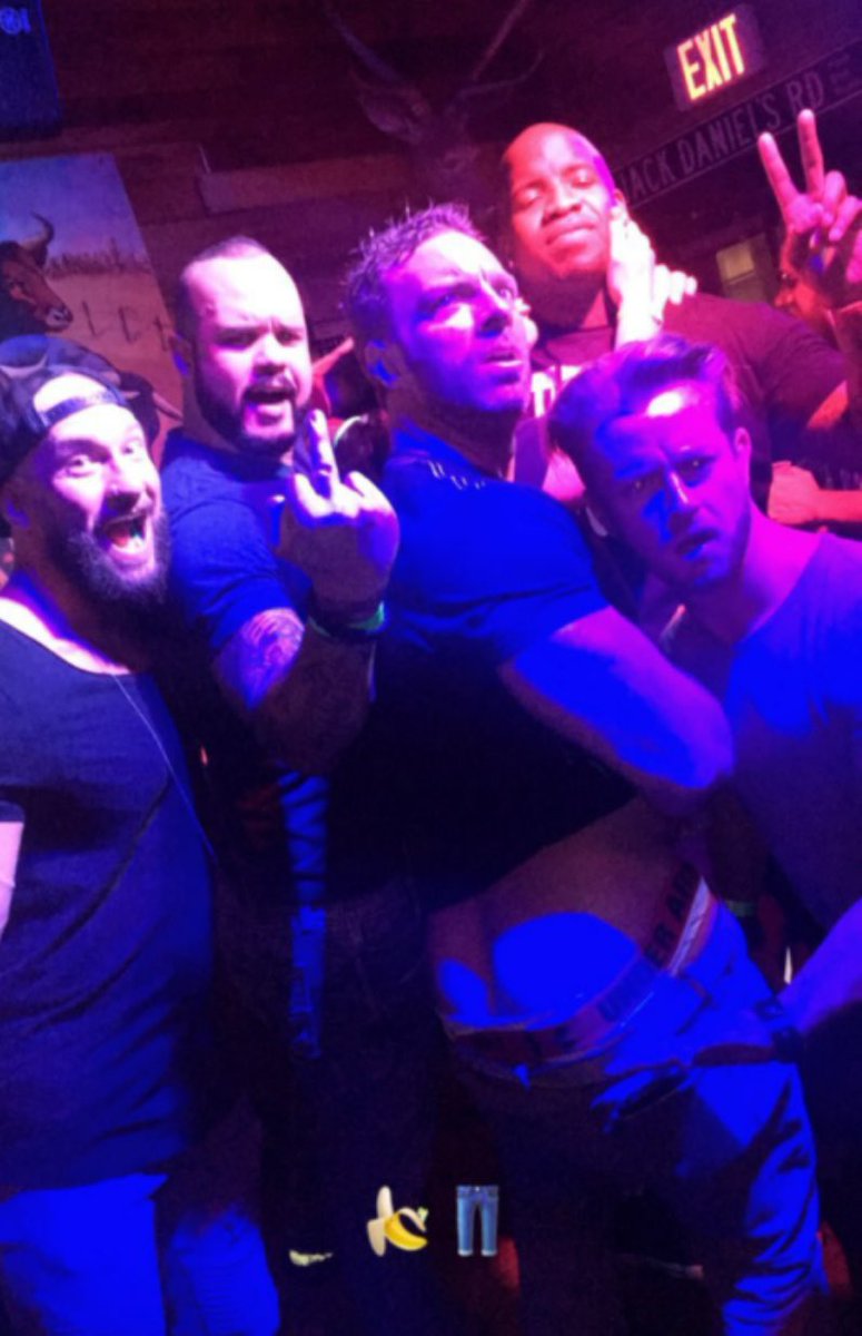 randyscutter's tweet image. IS THAT WHO I THINK THAT IS??