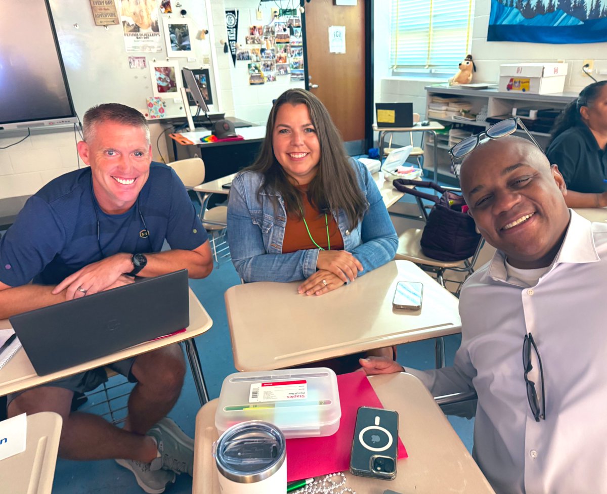 CaraGrant11's tweet image. Big thanks to our incredible 
APs &amp;amp; Principals 4 joining us 
2 learn, lead, &amp;amp; level up standards-based Health Ed &amp;amp; PE at Secondary Leadership PL! 🙌💪 #LeadershipMatters 
@MCPS 
@MCAAPMD 
@SHAPEAmerica 
@PK12Curriculum 
@MCPSHPE 
@farquharms 
@GaithersburgHS 
@CraigStaton2