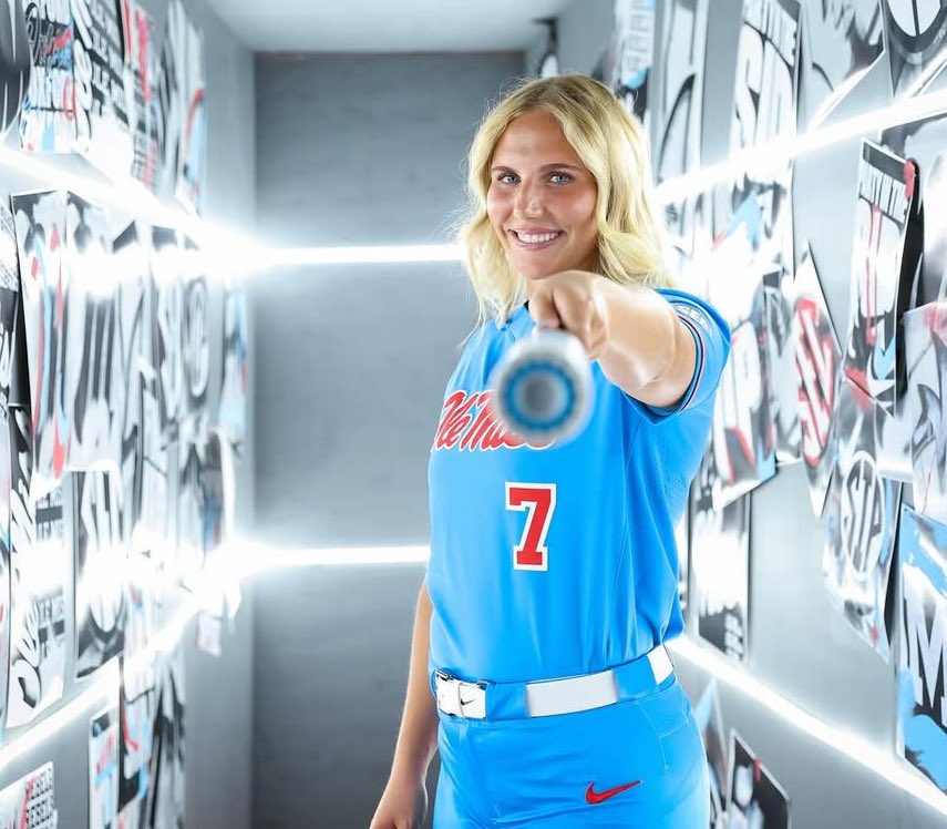 DII Player of the Year Emilee Boyer has committed to Ole Miss 

on3.com/transfer-porta…