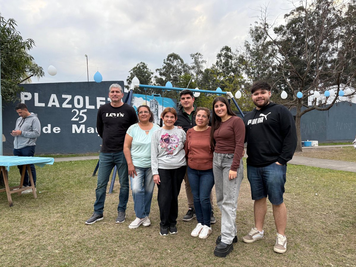 🇦🇷 ¡Así vivimos el #ChocolatePatrio en el Barrio Perón!
Folclore, sorteos, música y comunidad ☕🎶
Gracias a Raúl Albarracín, Katy Mazzuco y Gabriel Jiménez por hacerlo posible 🙌
¡La patria se celebra con alegría y tradición! 💙 #9deJulio #JuventudLebensohn