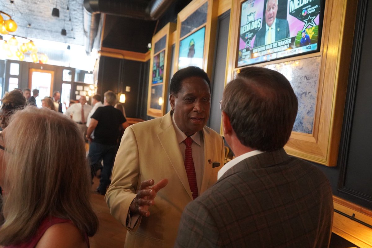CSexton25's tweet image. Honored to headline @ElaineElect’s fundraiser alongside @timburchett and our East Tennessee House members. A great night supporting a strong conservative leader fighting for Knox County!