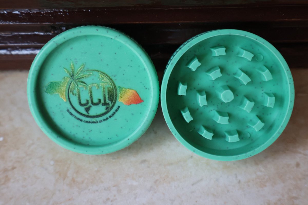 CCI would like to introduce our newest addition to the family, meet GOBLIN 💚 Built to shred, crafted to last.
100% HEMP, 100% ORGANIC. ♻️🌿
IG: Ccannabisinternational
#GrindGreener #GoblinGrinder #CCIGRINDER #EcoGrind #Organic #jamaica #kingston #montegobay