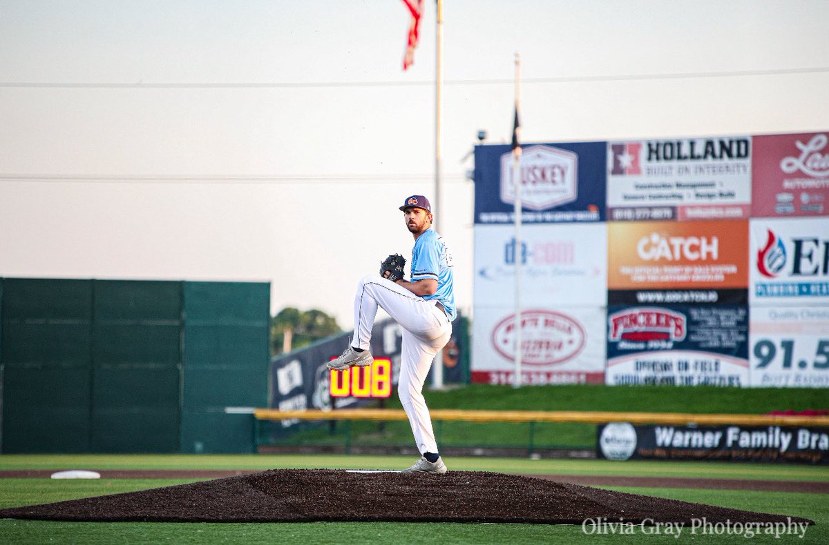 Max_Bennett17's tweet image. WHAT A PERFORMANCE BY BENNETT STICE!
CG, 7 K’s, 3 runs, 5 hits
Career high in strikeouts and innings thrown! Improves to 2-0 on the season
@SchuckSports @ChrisDuerr @ben_schmidt_ @LULIONSBASEBALL @shanehulsey6 @BreidyTV @phs_mo @PtownPanthersMO