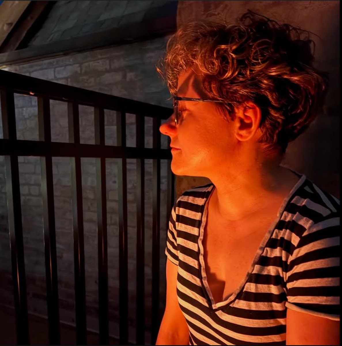 Это я на балконе? Или в адском пламени? Кто знает