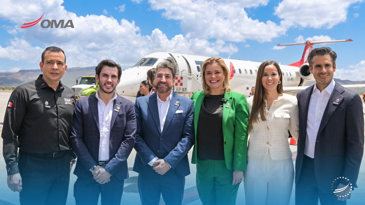 Ricardo Dueñas (@rduenas3) on Twitter photo Hoy estuvimos en el Aeropuerto de Chihuahua con la Gobernadora del Estado <a href="/MaruCampos_G/">Maru Campos</a> para inaugurar las rutas a Querétaro y Los Mochis-La Paz, operadas por <a href="/TAR_mexico/">TAR México</a>.
<a href="/AeropuertoDeCUU/">Aeropuerto Internacional de Chihuahua</a> fortalece la aviación regional ✈️
🔗 Conoce más aquí: bit.ly/44VGfkI Hoy estuvimos en el Aeropuerto de Chihuahua con la Gobernadora del Estado <a href="/MaruCampos_G/">Maru Campos</a> para inaugurar las rutas a Querétaro y Los Mochis-La Paz, operadas por <a href="/TAR_mexico/">TAR México</a>.
<a href="/AeropuertoDeCUU/">Aeropuerto Internacional de Chihuahua</a> fortalece la aviación regional ✈️
🔗 Conoce más aquí: bit.ly/44VGfkI