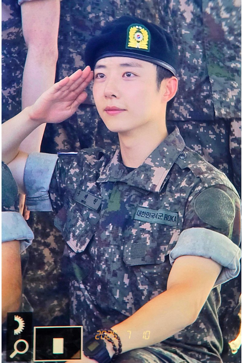 우연 tweet media