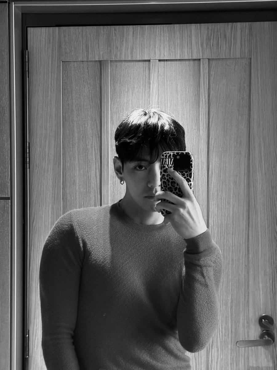 ofthevi's tweet image. 