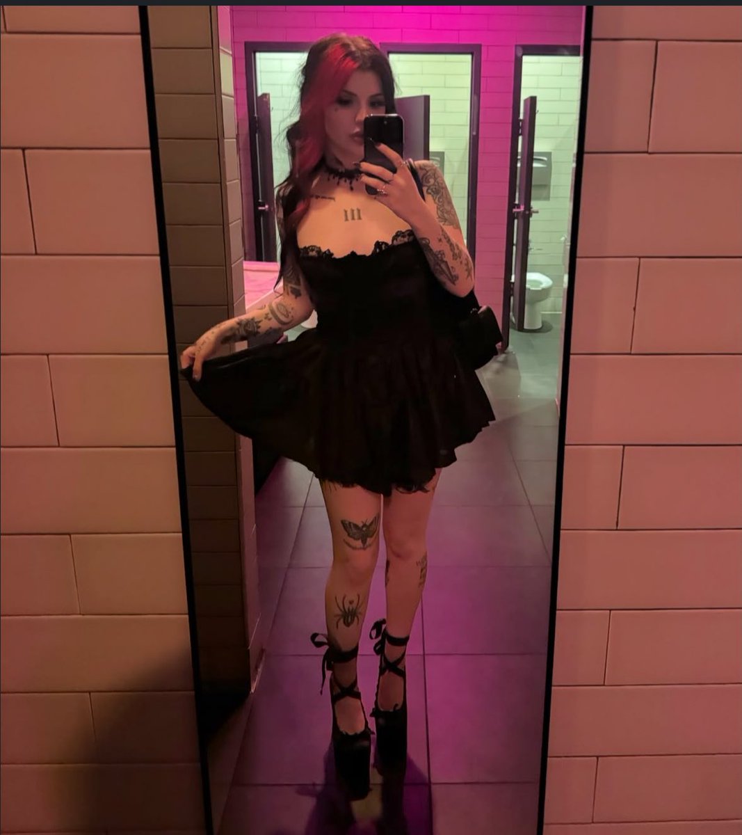 𝙴𝚎𝚟𝚕𝚊𝚛𝚊 (@laraduboiss) on Twitter photo 