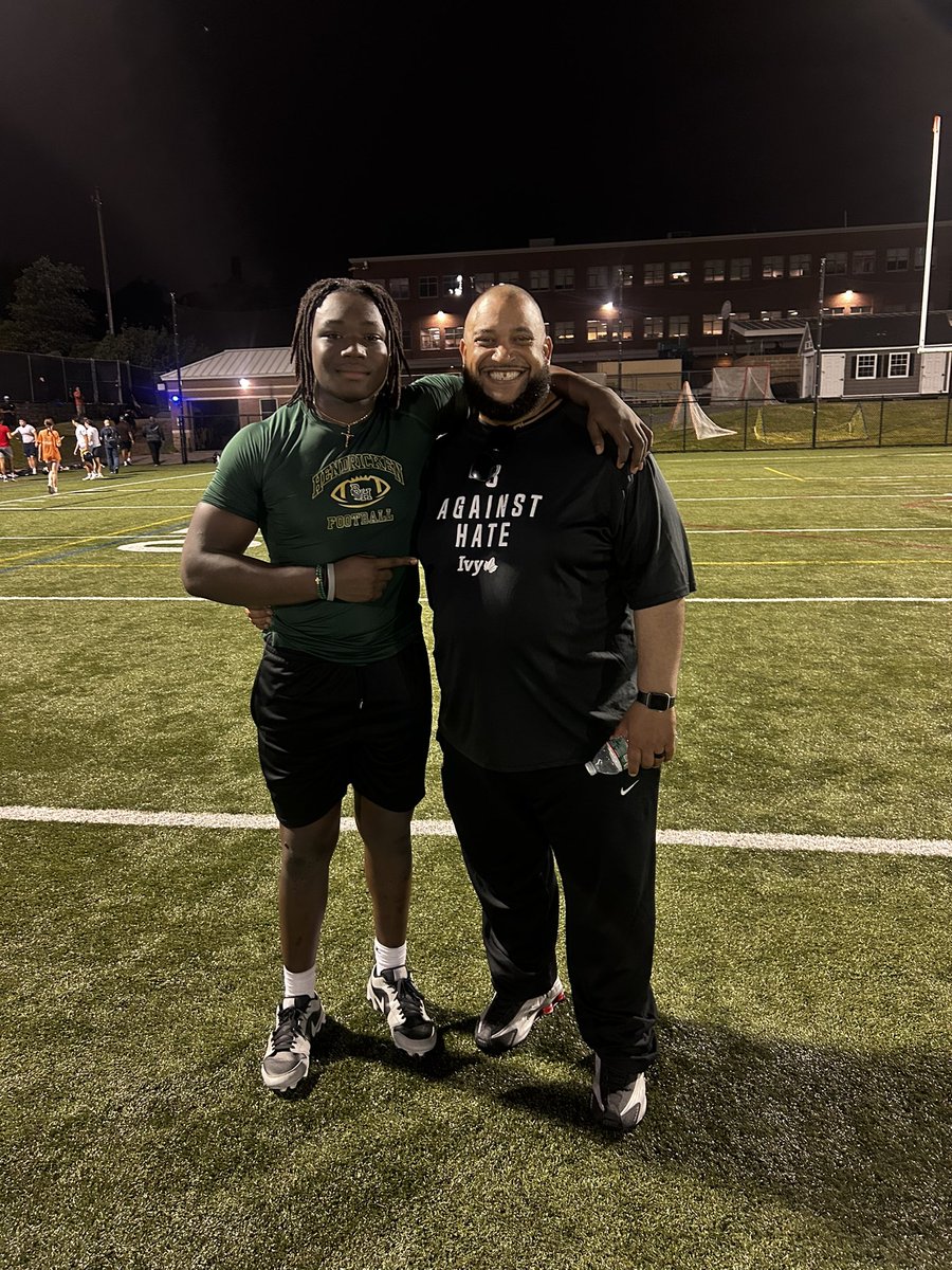 dimitrij_6's tweet image. Had a great time today at the Brown camp. Thanks to the coaching staff for providing such a great experience and great coaching. Excited to continue to build my relationship with the school! @CoachPDeCapito @CoachEMorrissey @Coach_OOmoyeni @hendrickenfb @JHogan28 @CoachW_Edwards